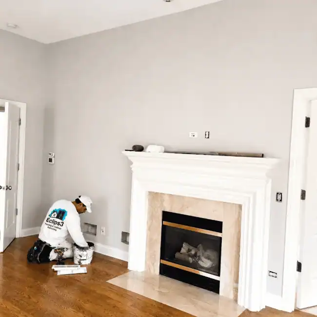 Freshly painted living room with white fireplace, house painting by Eclips3